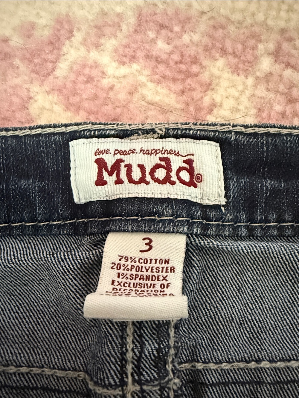 Mudd Women's Faded Blue Straight-Leg Jean Capris - Picture 3 of 4